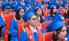 Khóa bác sĩ 'đặc biệt' của Trường Đại học Y Hà Nội nhận bằng tốt nghiệp