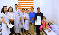 Nữ bác sĩ 28 tuổi bị xơ gan giai đoạn cuối mong được sống để giúp đỡ người khác như cách từng được nhận