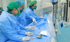 Cứu thành công bệnh nhân 80 tuổi bị hôn mê, liệt nửa người