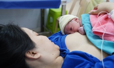 Vai trò của sữa mẹ trong từng giai đoạn phát triển của trẻ nhỏ