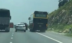 Phạt 5 triệu tài xế điều khiển xe khách lấn làn khẩn cấp trên cao tốc