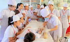 Giai đoạn 2025-2030: Đề xuất nhiều chính sách hấp dẫn về học phí, học bổng để thu hút sinh viên ngành Y