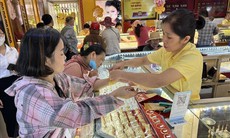 Thủ tướng Chính phủ yêu cầu báo cáo tình hình, giải pháp quản lý thị trường tiền tệ, vàng, chứng khoán