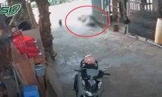 Nam thanh niên bất ngờ ngã gục xuống đường tử vong, dấu vết trên tay hé lộ nguyên nhân sốc
