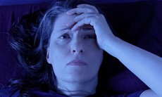Dùng thuốc điều trị cơn bốc hỏa khi nào?