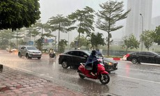 Mưa dông tái diễn nhiều khu vực Bắc Bộ và Thanh Hóa, Nghệ An