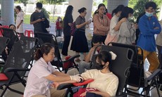 Hàng trăm sinh viên Trường Cao đẳng Y tế Khánh Hòa hiến máu tình nguyện