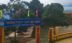 2 anh em ruột tử vong do cổng trường đổ vào người