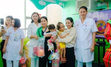 Ấm áp Trung thu sớm cho bệnh nhi tại BV Đa khoa Khánh Hoà