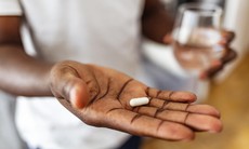 Người già cần bổ sung vitamin gì?