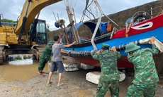 Các tỉnh Bắc Trung Bộ sẵn sàng sơ tán dân, khẩn trương gặt lúa, đưa tàu thuyền lên bờ tránh bão