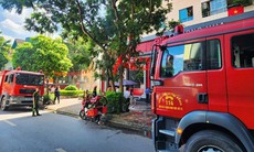 Cháy lớn tại nhà hàng trong khu đô thị Trung Hoà, 4 xe cứu hỏa được điều động