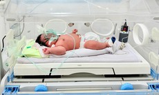 Bé trai sơ sinh nặng 6,2kg chào đời tại Quảng Ninh