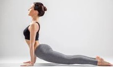 5 bài tập yoga buổi sáng đơn giản giúp tăng cường năng lượng