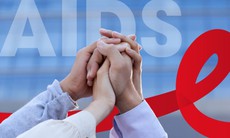 Cha mẹ - Người quan trọng đồng hành với trẻ nhiễm HIV ở tuổi dậy thì