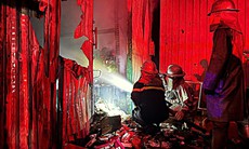 Hà Nội: Cháy kho một Công ty dược phẩm vào giữa đêm