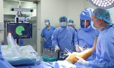 Lần đầu tiên ứng dụng robot hiện đại phẫu thuật thay khớp gối toàn phần thành công