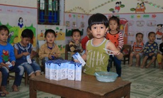 Xây dựng thói quen ăn uống lành mạnh cho trẻ từ sớm