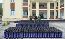 Quảng Ninh: Bắt giữ vụ vận chuyển hơn 1.300 bình khí cười trên biển