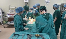 Ca phẫu thuật căng thẳng cứu sản phụ rau tiền đạo trung tâm 