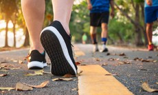 Đi bộ bao nhiêu phút mỗi ngày là đủ để ‘cân bằng’ mâm cỗ ngày Tết?