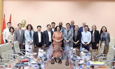 Thứ trưởng Nguyễn Thị Liên Hương làm việc với đối tác quốc tế về giám sát quản lý tăng huyết áp tại Trạm Y tế