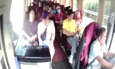 Không thắt dây an toàn trên xe khách, cả tài xế và hành khách đều bị xử phạt