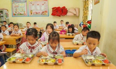 WHO vào cuộc chuẩn hóa bữa ăn học đường