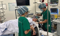 Cấp cứu đường không từ Trường Sa cứu bệnh nhân viêm ruột thừa biến chứng nặng