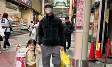 Tết của người Việt nơi xứ người: Mâm cơm thiếu đủ thứ, chỉ đầy ắp nhớ thương