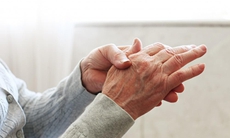 Vì sao các bệnh xương khớp thường nặng hơn khi thời tiết lạnh?