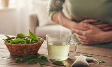 Người đau dạ dày có nên uống trà xanh không?