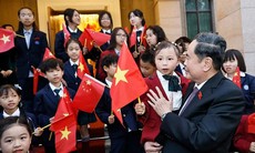 Chủ tịch Quốc hội Trần Thanh Mẫn gặp gỡ cộng đồng kiều bào tại Trung Quốc