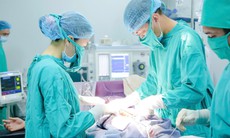Vượt sóng lớn ra Cô Tô cấp cứu sản phụ có dấu hiệu suy thai