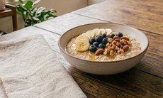 Người tập luyện nên chọn yến mạch, ngũ cốc hay trứng cho bữa sáng?