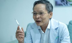 Từ cậu học trò đi bộ 20 km đến người mang ánh sáng cho hàng chục nghìn bệnh nhân