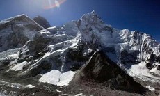 Everest có phải là ngọn núi cao nhất lịch sử Trái Đất?