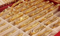 Vàng giảm sức hút trước áp lực lãi suất