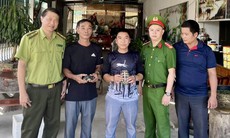Phát hiện cặp rùa quý hiếm khi cuốc đất trong vườn 