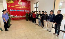 13 đối tượng mang hung khí nguy hiểm rượt đuổi, đánh nhau trên phố