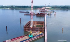 Hối hả thi công cầu Vân Phúc vượt sông Hồng