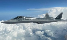 Su-57 Nga phóng tên lửa tàng hình phá nát căn cứ không quân Ukraine