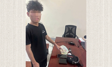 Quên khóa cửa ô tô, người đàn ông mất 80 triệu đồng trong chớp mắt