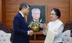 Thủ tướng Lê Minh Hưng thăm gia đình cố Chủ tịch Quốc hội Lào Xaysomphone Phomvihane