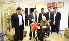 Thứ trưởng Bộ Y tế Trần Văn Thuấn thăm, chúc Tết gia đình nhiều Giáo sư đầu ngành