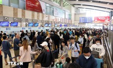 Sân bay Nội Bài đông nghẹt người trước kỳ nghỉ Tết Nguyên đán Bính Ngọ