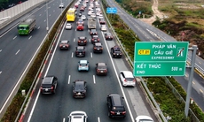 Khuyến cáo lái xe tuân thủ phân luồng, không đi vào làn khẩn cấp trên đường cao tốc