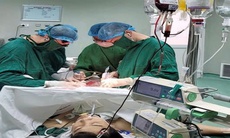 Báo động đỏ liên viện cứu nam thanh niên vỡ gan, sốc mất máu nguy kịch