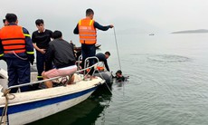 Tìm thấy nạn nhân đầu tiên trong vụ lật thuyền ở hồ Thác Bà