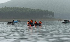 Đã tìm thấy 6 người mất tích trong vụ lật tàu ở hồ Thác Bà